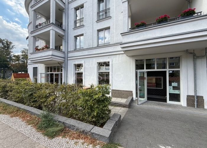 Restaurant geeignete Gastronomie und Gewerbefläche mit Terasse im Westend sucht neuen BetreiberRestaurant geeignete Gastronomie und Gewerbefläche mit Terasse im Westend sucht neuen Betreiber